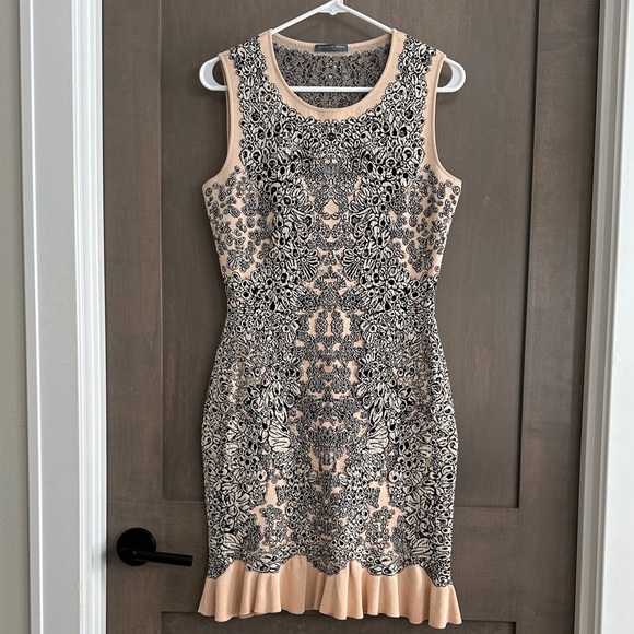Alexander McQueen Dresses & Skirts - Alexander McQueen Sleeveless Blush Black Motif Jacquard Knit Dress Size L